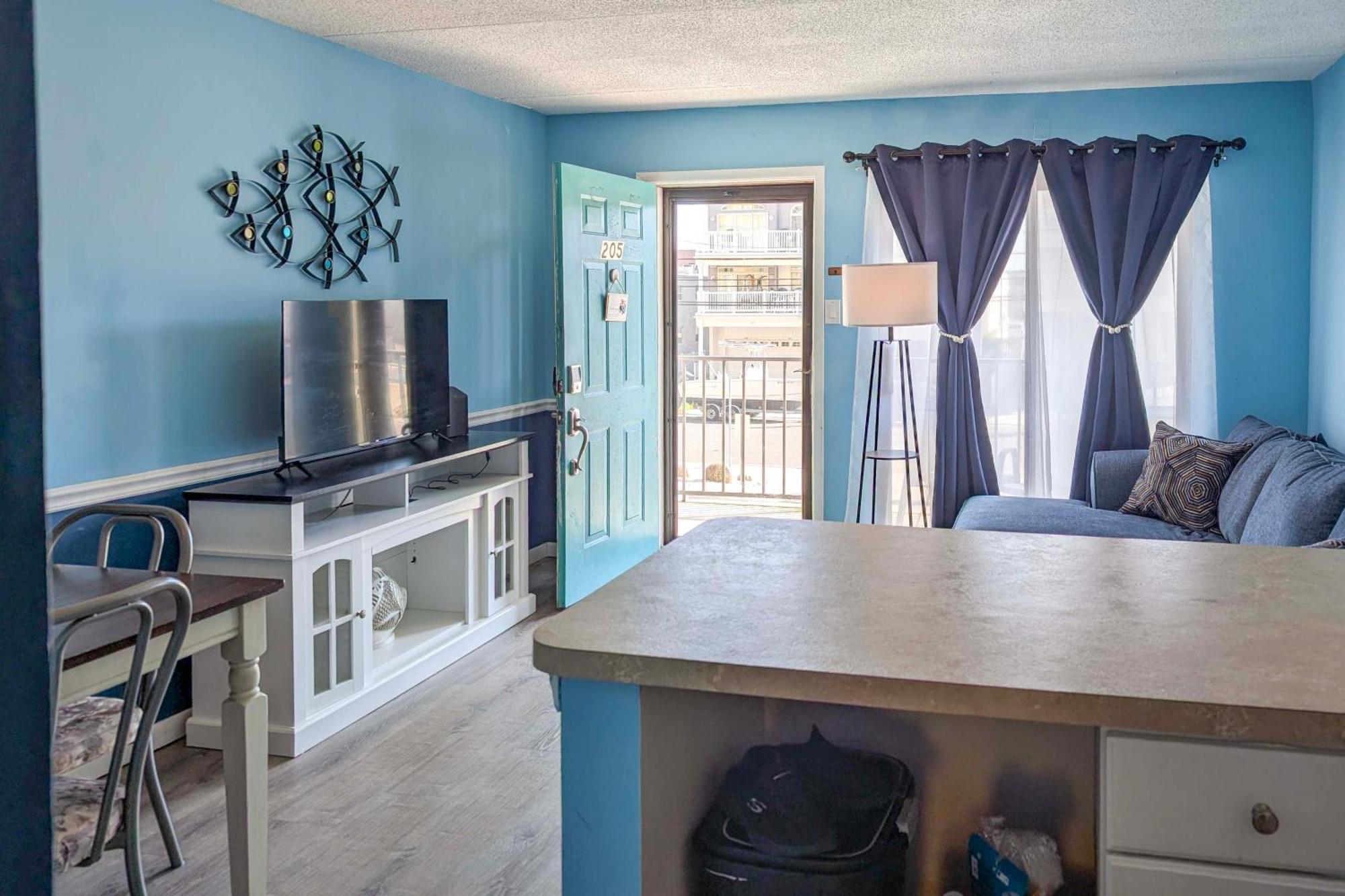 Coastal Condo With Pool, 1 Block To Wildwood Beach! Екстериор снимка